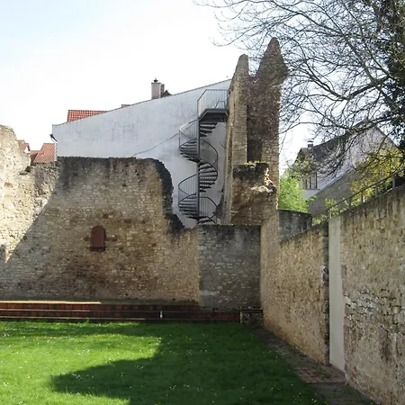 Uebernachten In Der Kaiserpfalz Apartment Ingelheim am Rhein