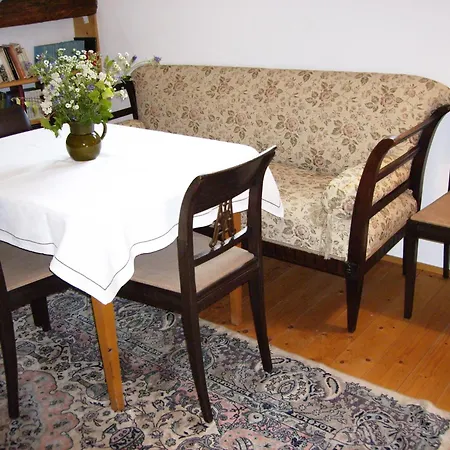 Uebernachten In Der Kaiserpfalz Apartment