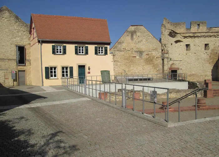 Uebernachten In Der Kaiserpfalz אינגלהיים אם ריין