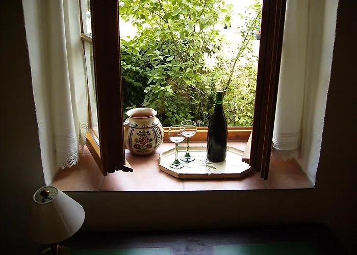 Uebernachten In Der Kaiserpfalz * אינגלהיים אם ריין