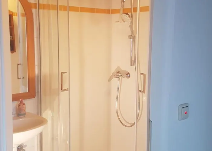 Uebernachten In Der Kaiserpfalz * אינגלהיים אם ריין